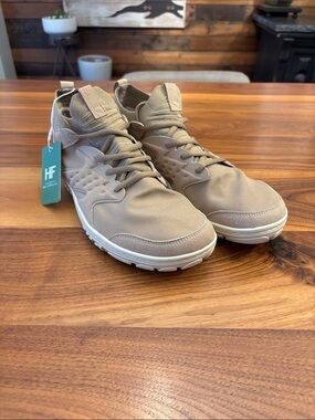 NWT New Hike Footwear Sierra Peak Tan Barefoot Shoes Women Size 40 (9-9.5)